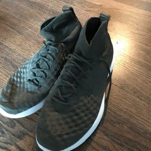 Nike army green basketball shoes